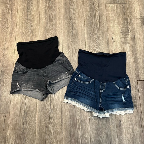 SOLD Bundle of Maternity Shorts - Picture 1 of 6